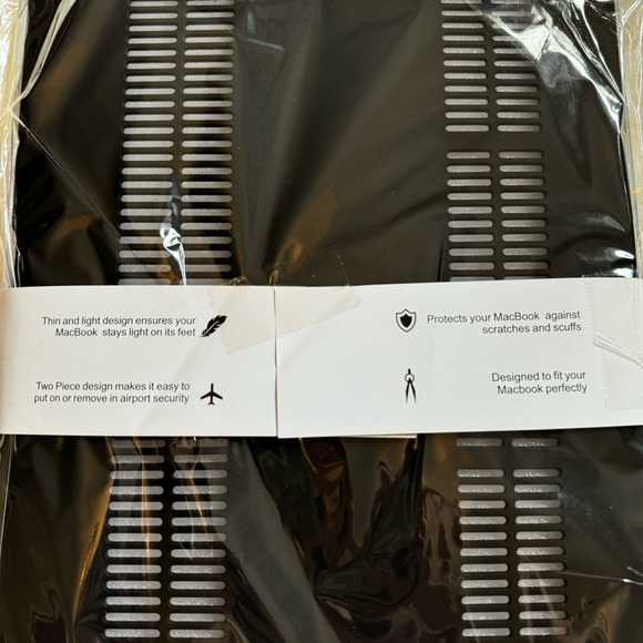 NEW <> MacBook Air 13” Rainy Night Collection - Hard Shell Case (A1369/A1466) - Picture 6 of 7